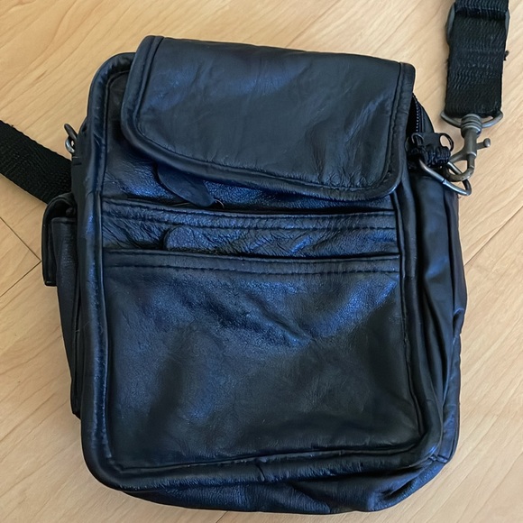 Leather “Gadget” Bag. Concert/event Sz. Crossbody. Like New adjustable strap. - Picture 2 of 7